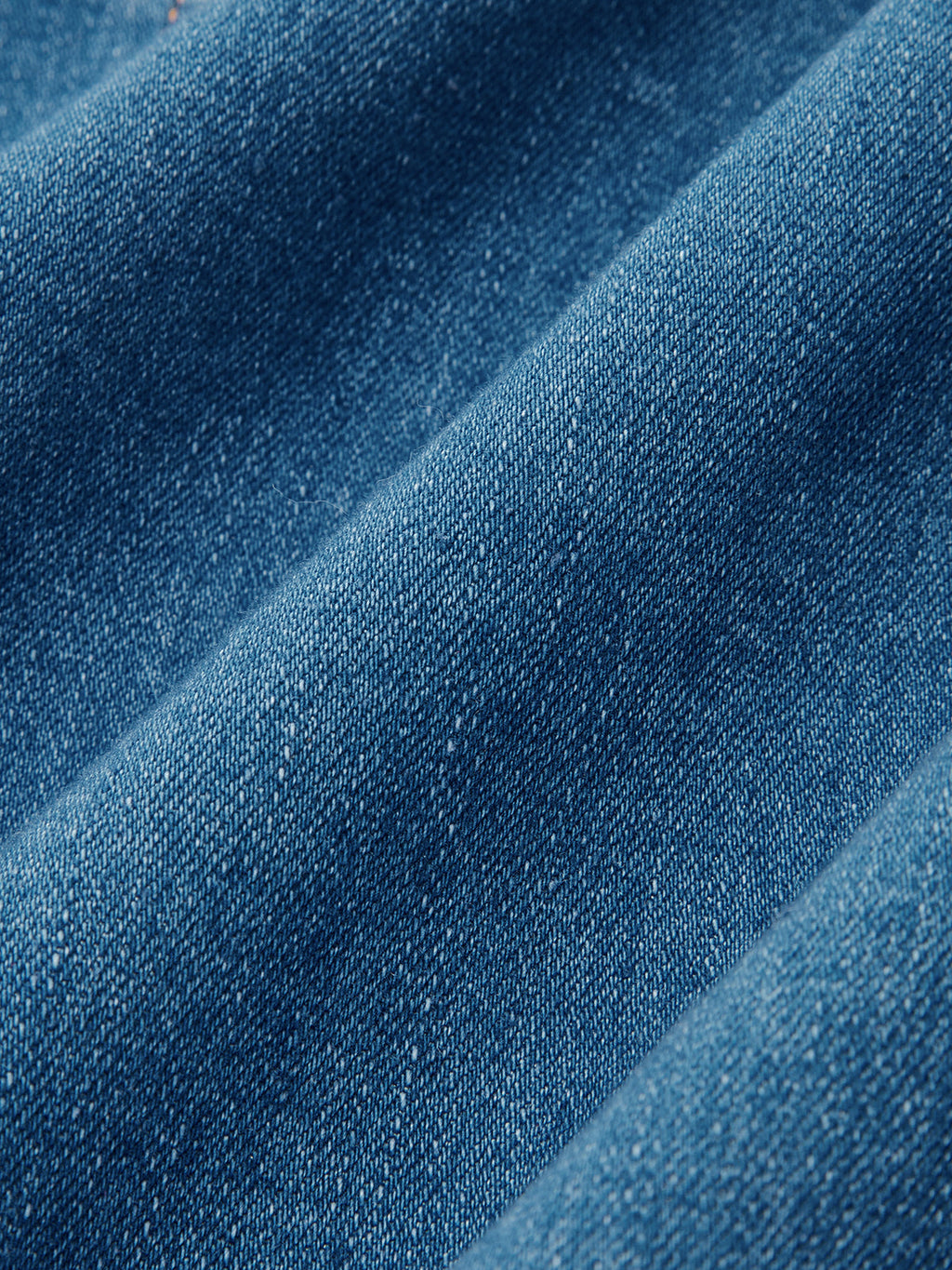 Robe longue en jean à licou boutonnée sur le devant