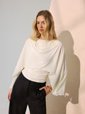 Rückenfreie Bluse mit drapierten Cape-Ärmeln