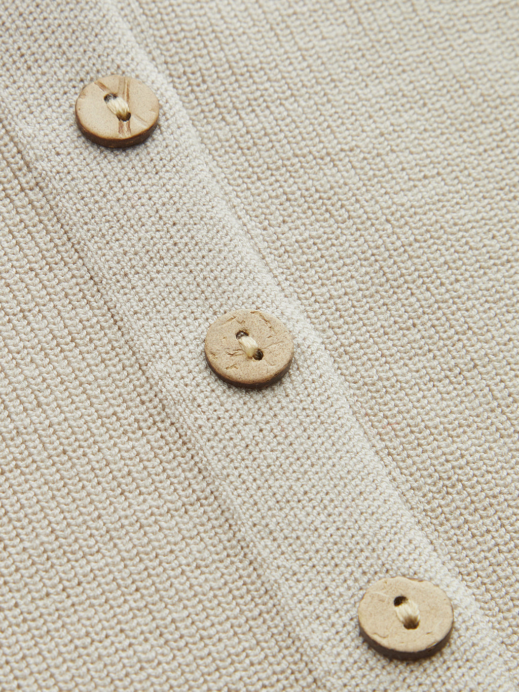 Kurzärmeliger Strick-Cardigan mit Knopfleiste