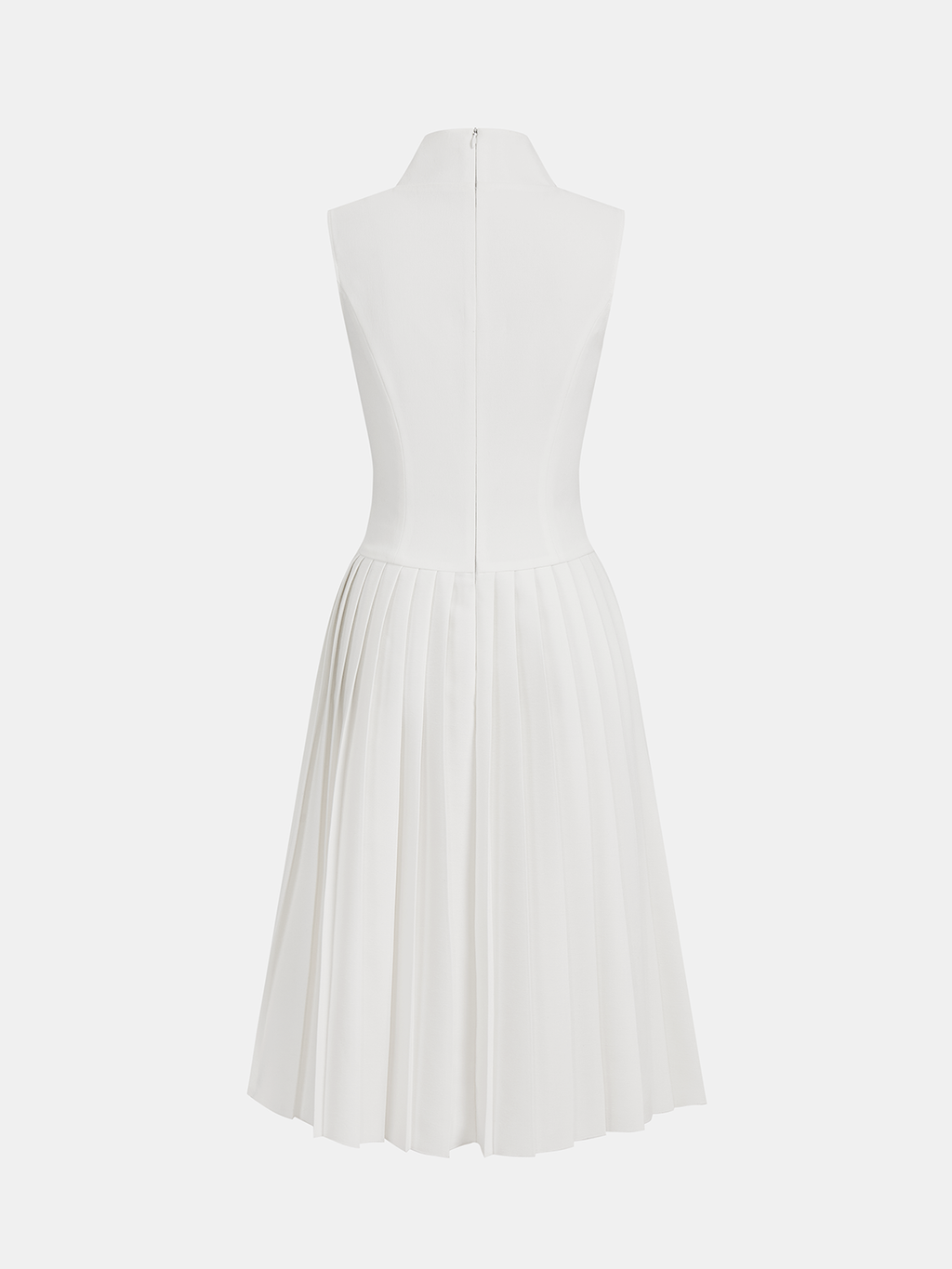 Robe plissée sans manches ceinturée à col