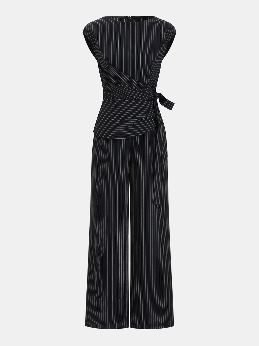 Gestreifter Jumpsuit mit weitem Bein und Bindegürtel