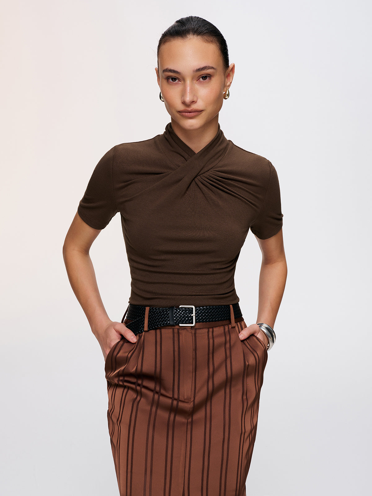 Kurzarm-Top mit Wickeldetail