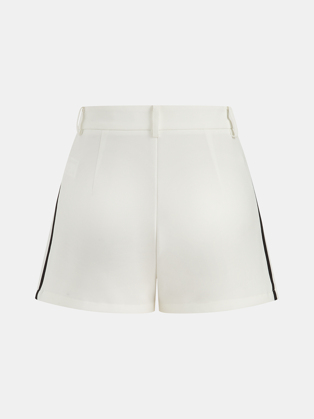 Set aus Neckholder-Top und Shorts mit Kontrastbesatz und Gürtel