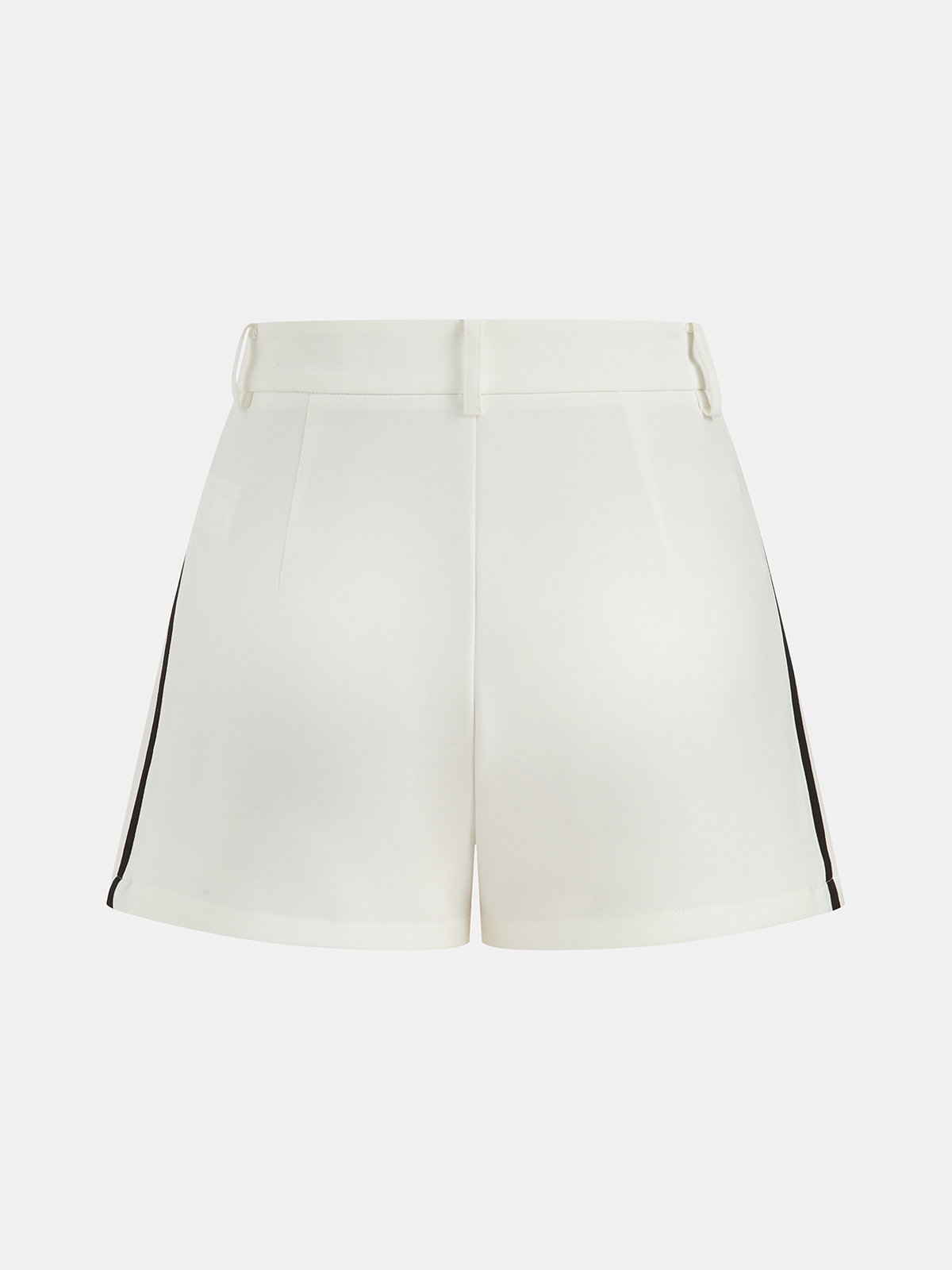 Ensemble haut dos nu et short avec ceinture et bordures contrastantes