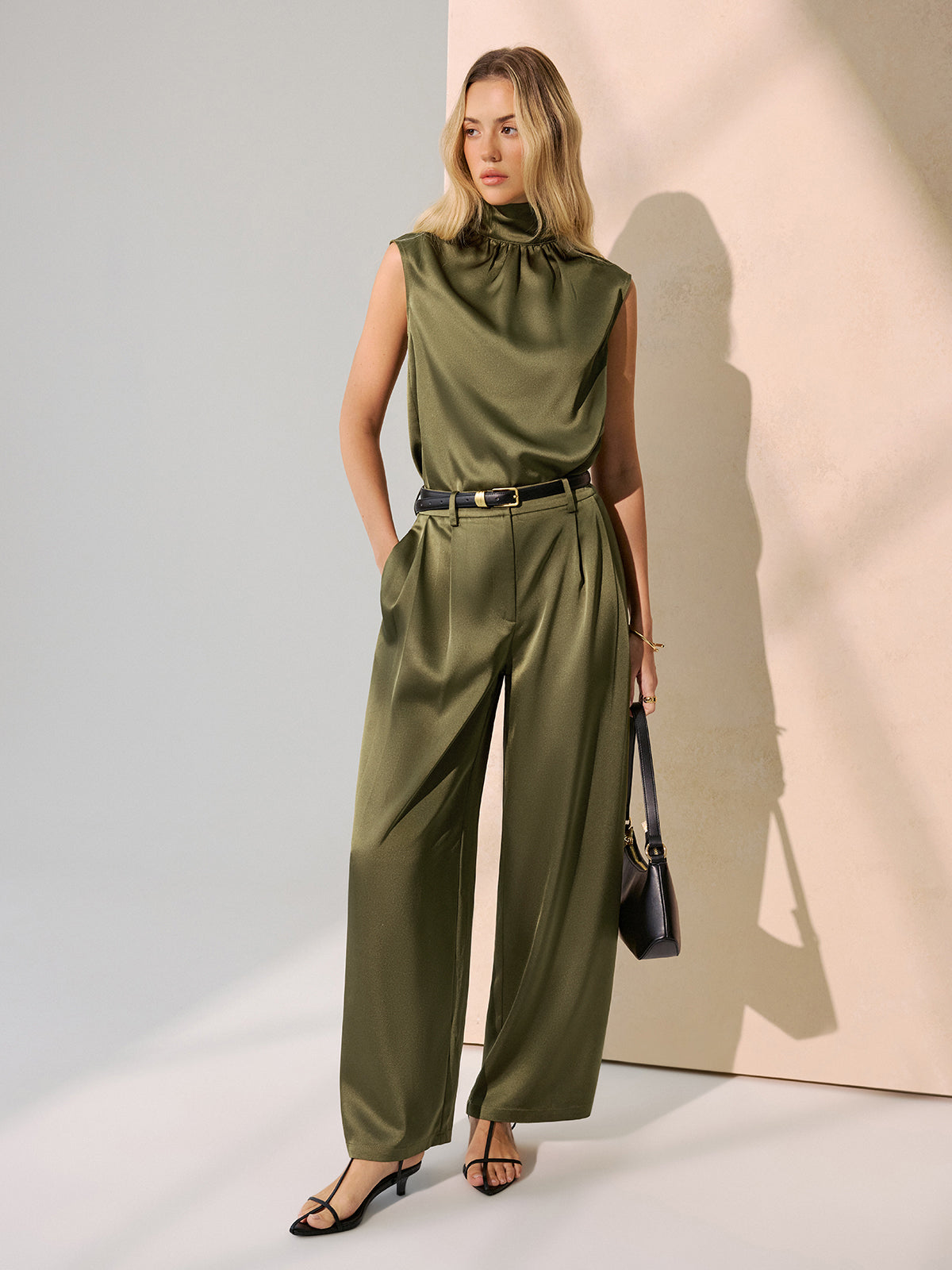 Satin-Trägertop & Marlenehose-Set ohne Gürtel