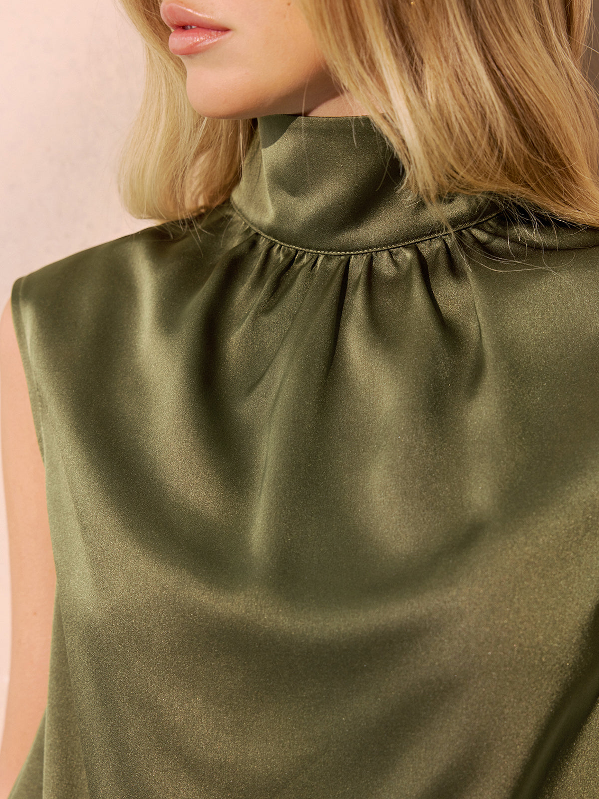 Satin-Trägertop & Marlenehose-Set ohne Gürtel