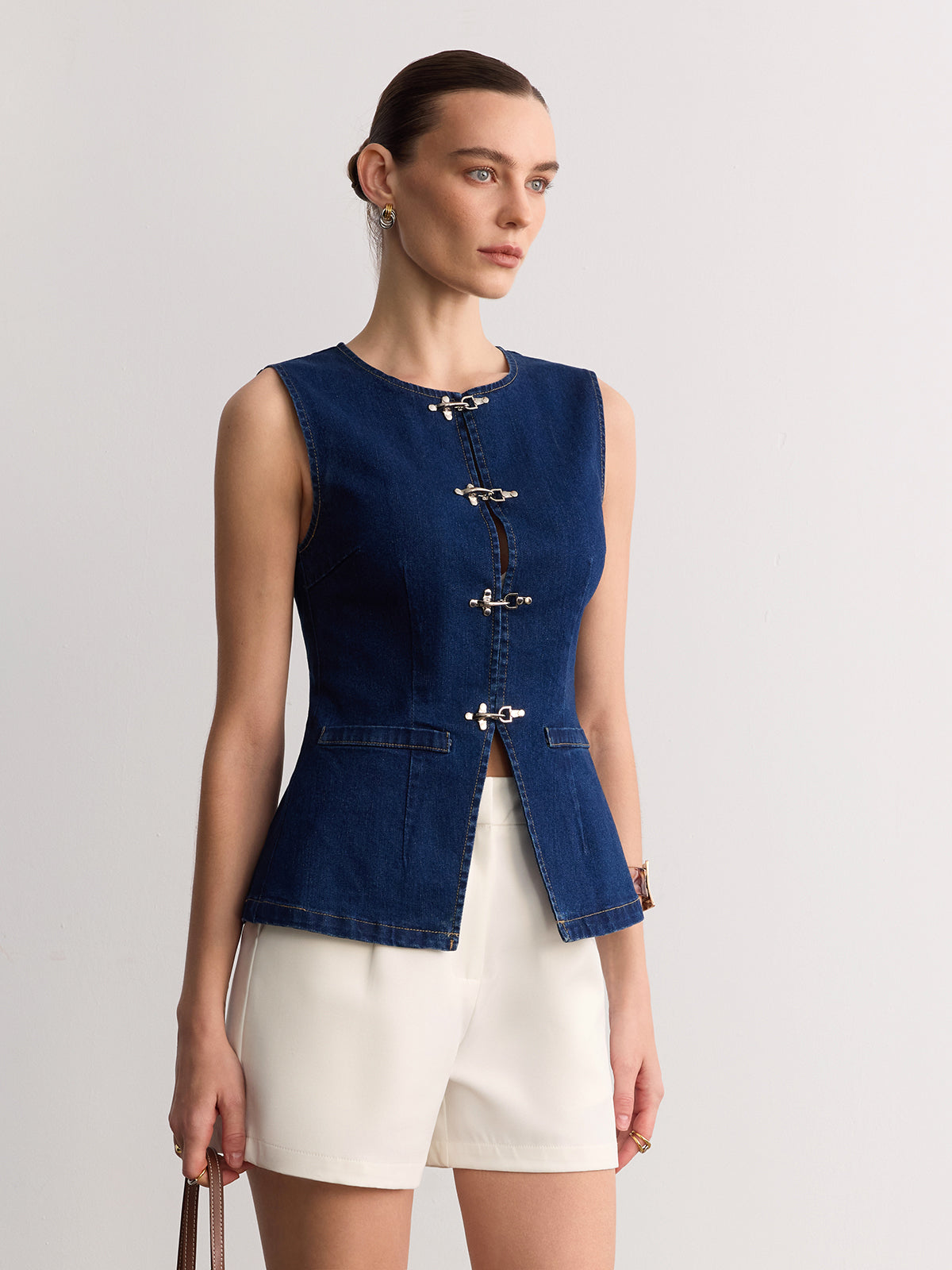Gilet sans manches en jean à boucle