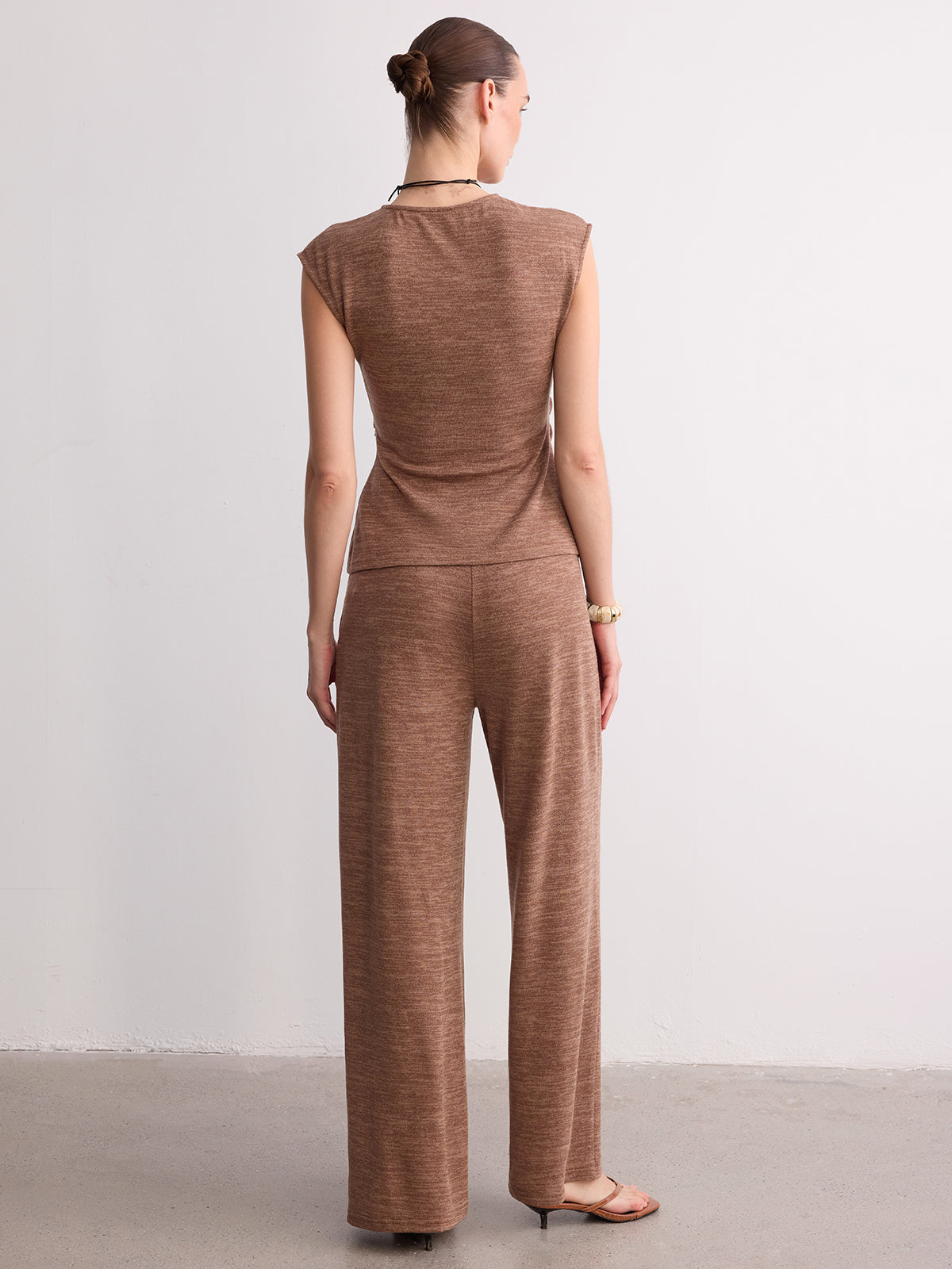 Ärmelloses Stricktop mit Wickeldetail & Hose