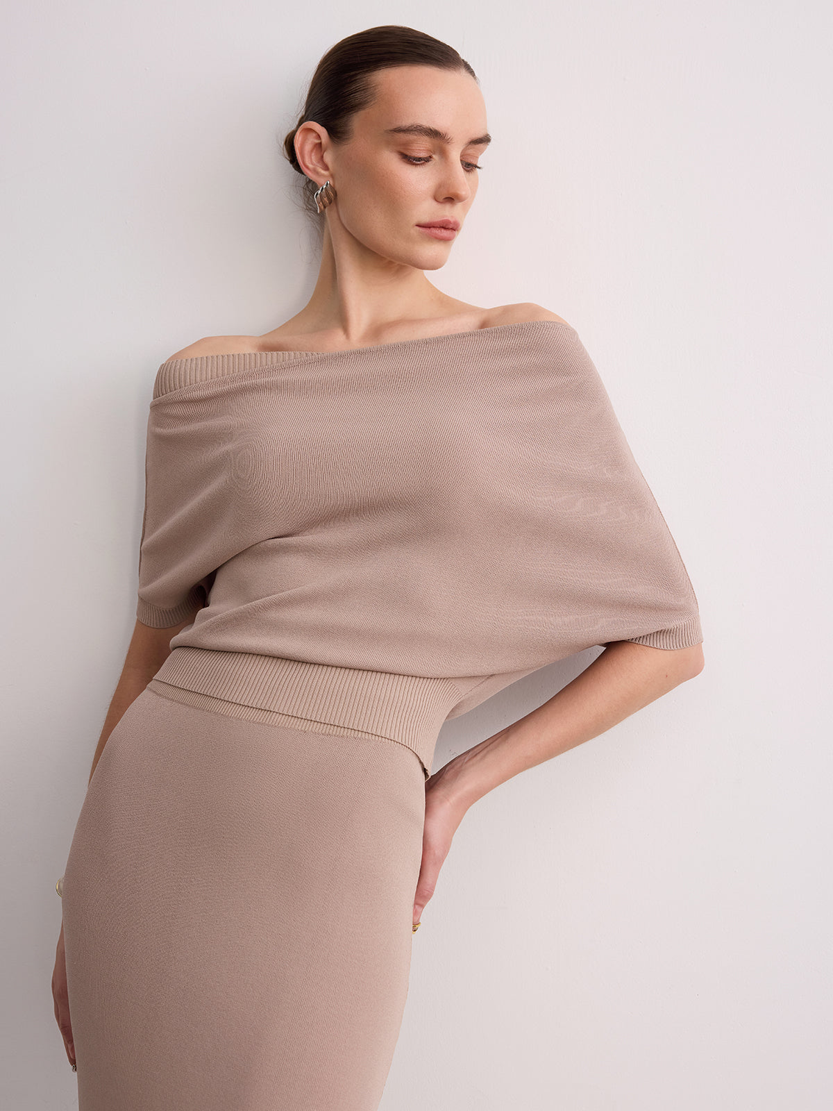 Ensemble tricot haut épaules dénudées et jupe longue