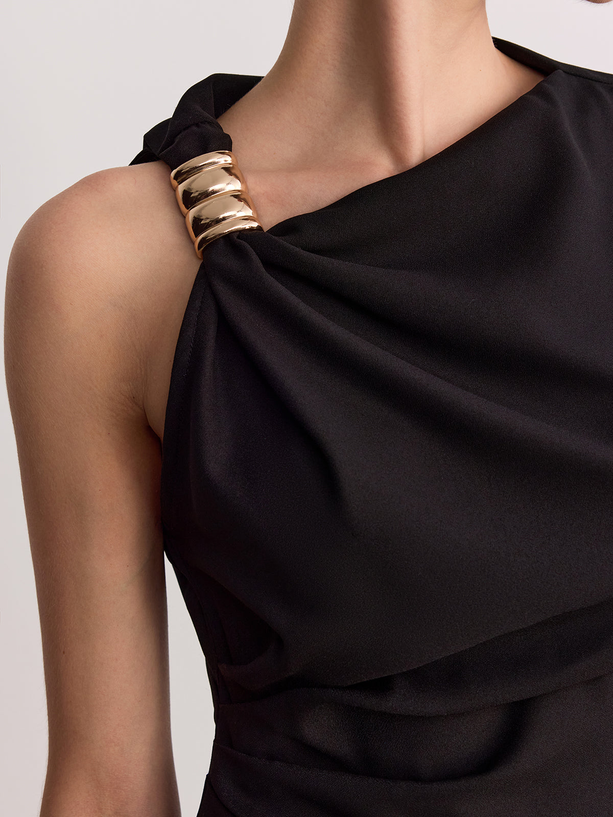 Ärmelloses asymmetrisches Top mit Metallschnalle