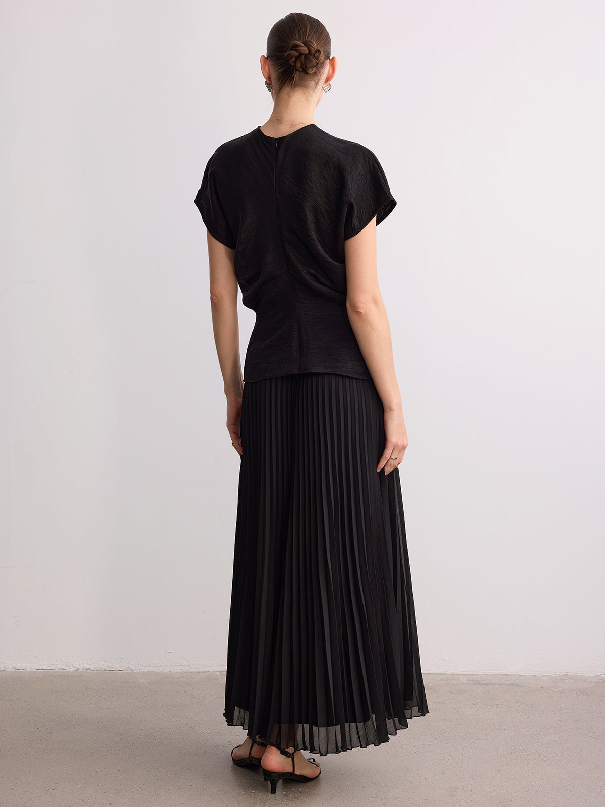 Textured Top & Pleated Maxi Skirt Set