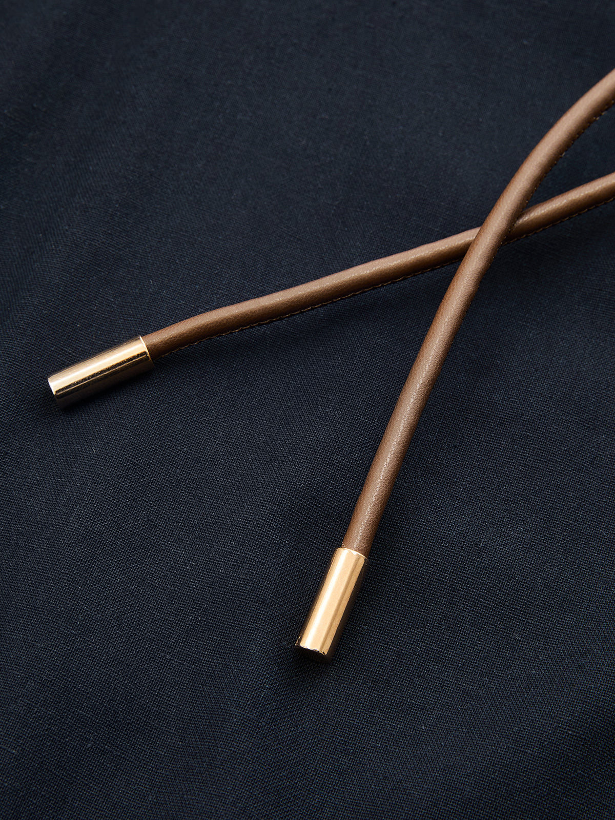 Ärmelloses Wickel-Maxikleid mit Gürtel
