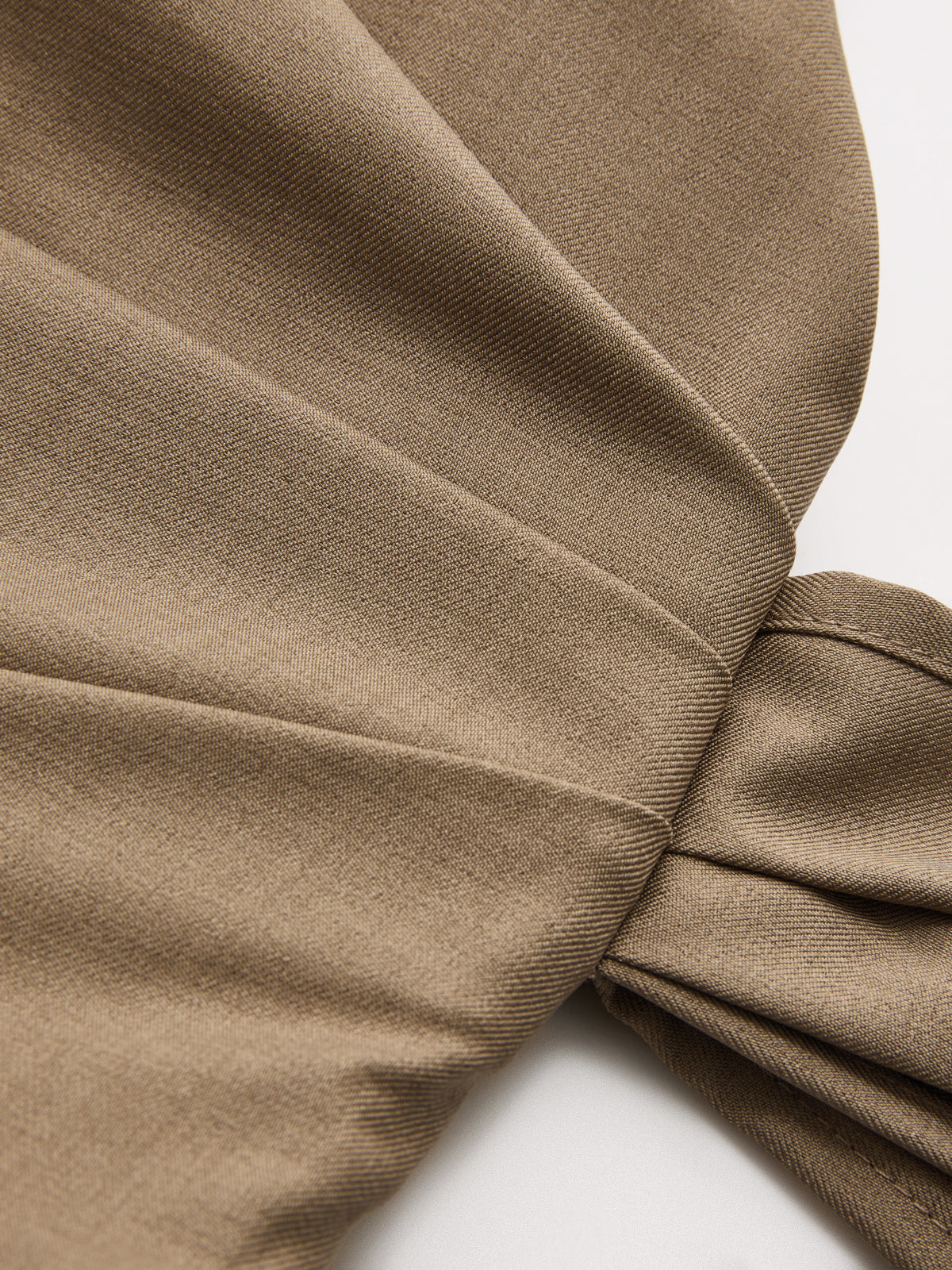 Débardeur asymétrique à nouer à la taille