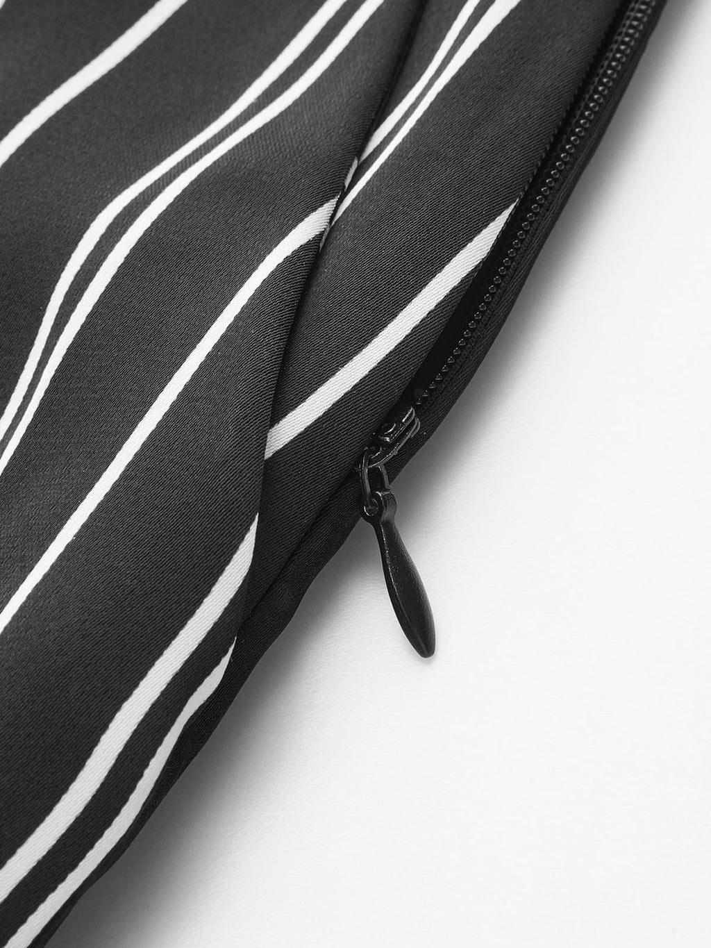 Gestreiftes Neckholder-Satin-Oberteil & Hose-Set