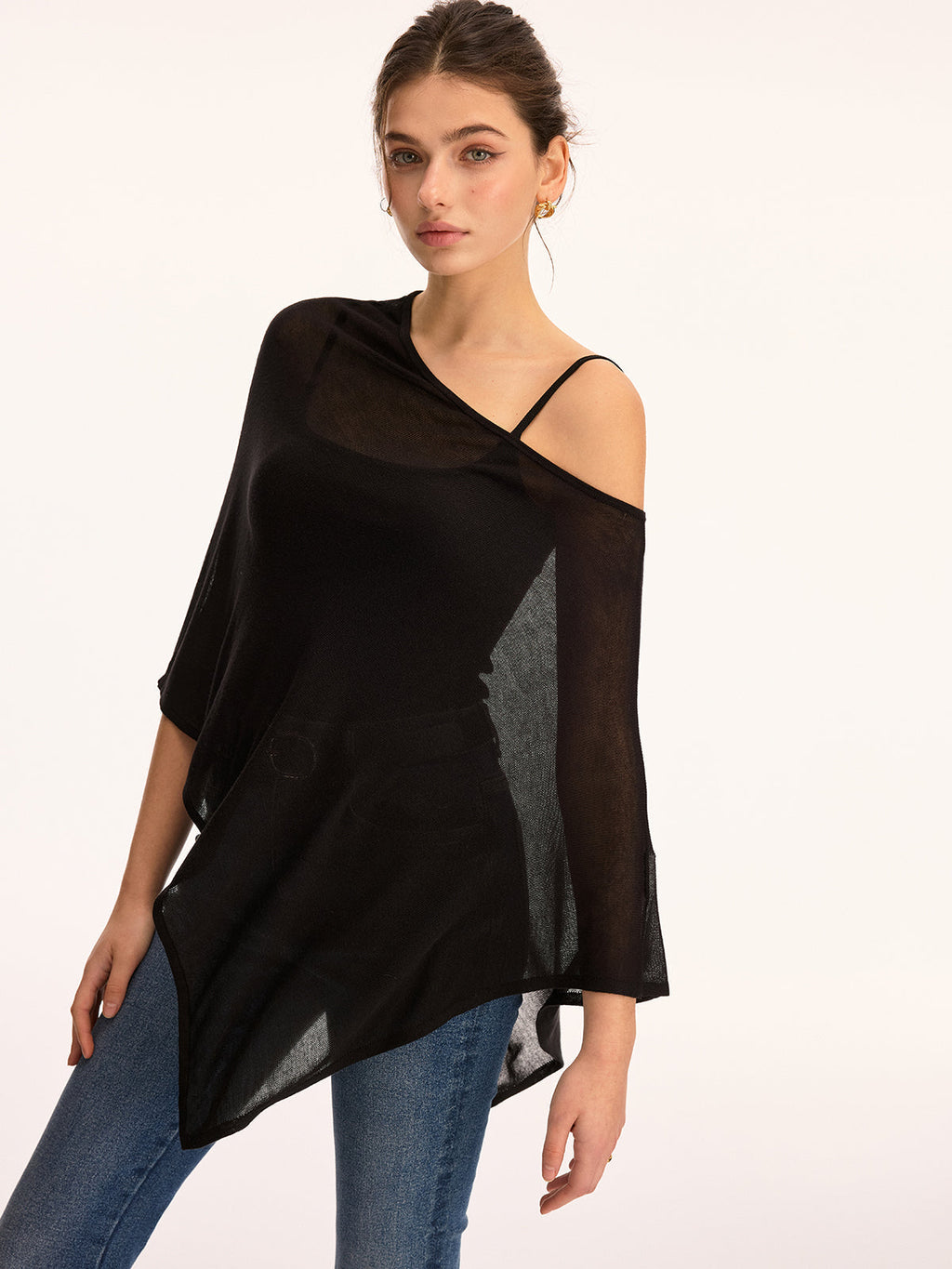 Pull en maille asymétrique transparent à épaules dénudées