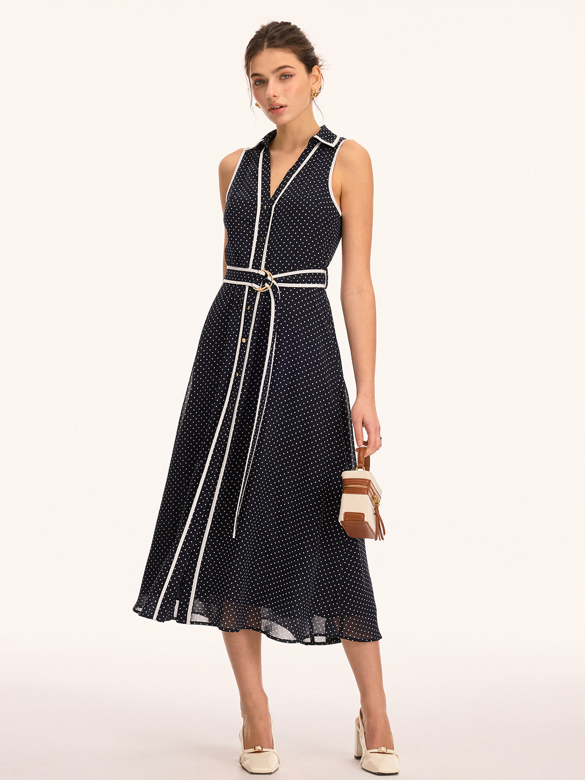Robe longue sans manches ceinturée à pois