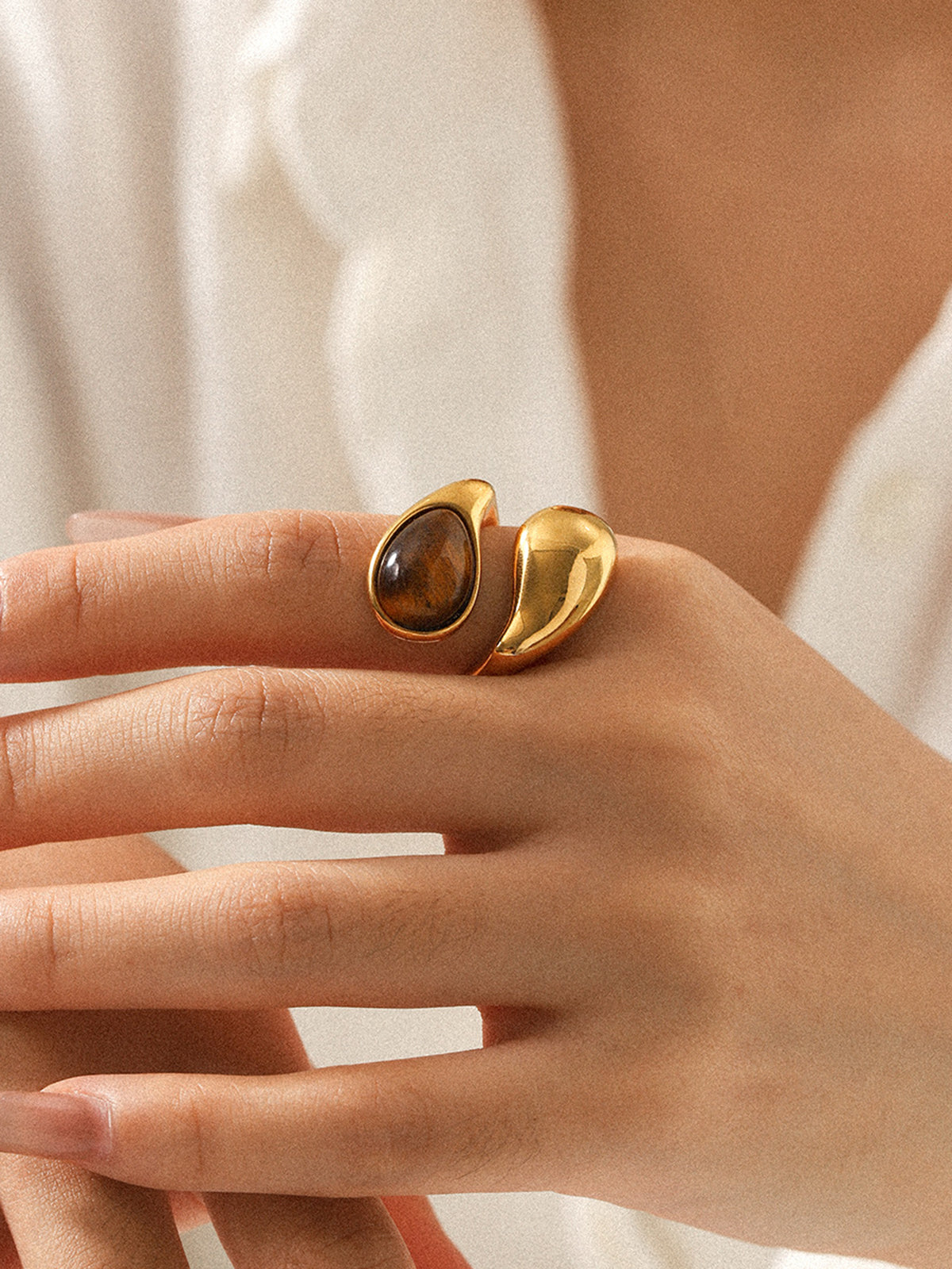 Bague ouverte en œil de tigre
