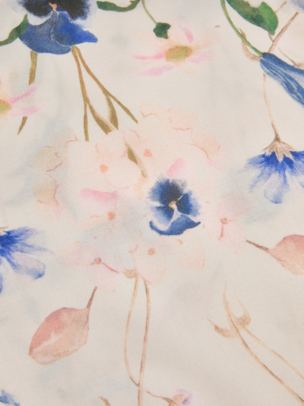 Robe longue à fines bretelles et imprimé floral