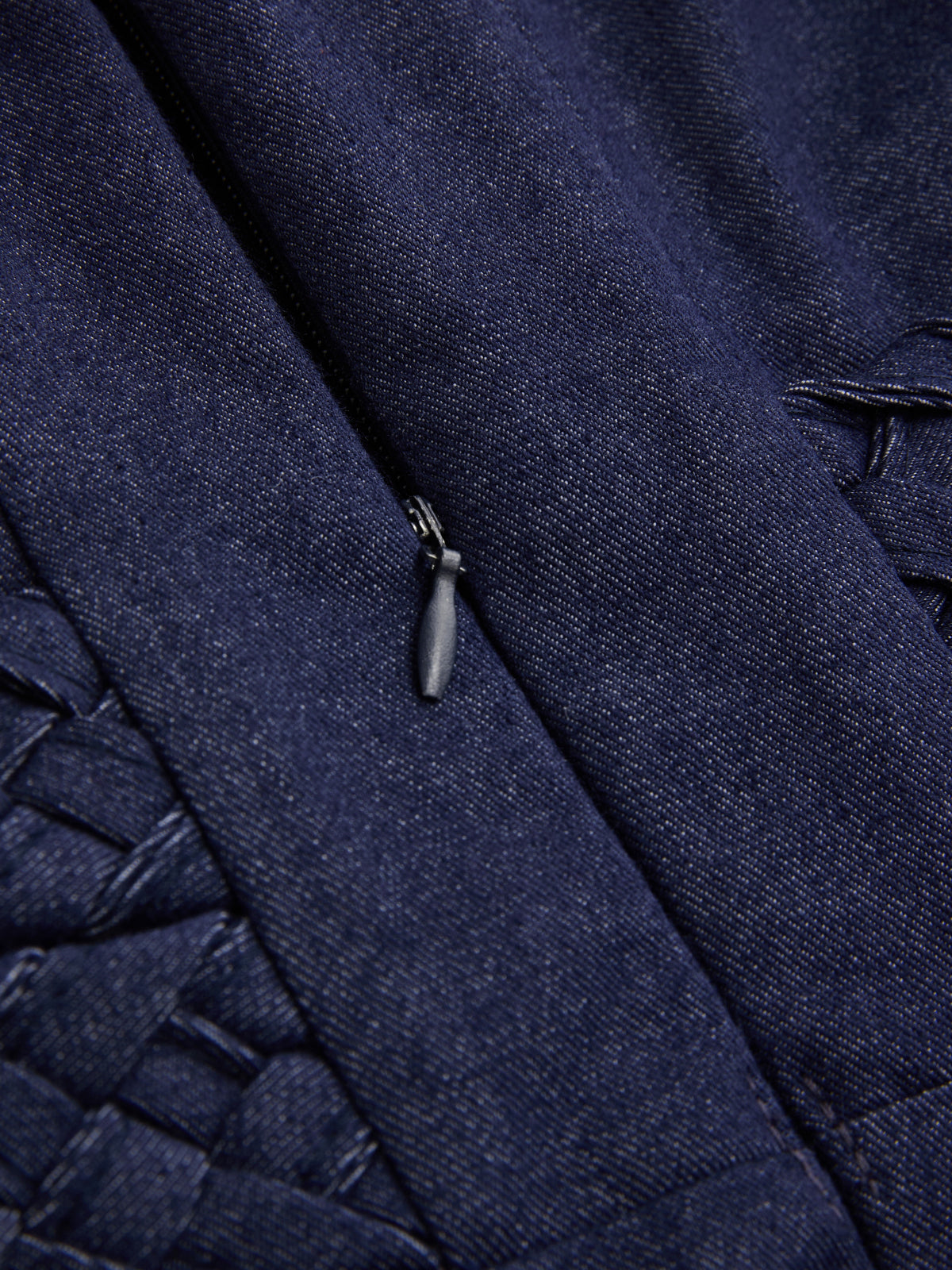 Robe courte dos nu tressée