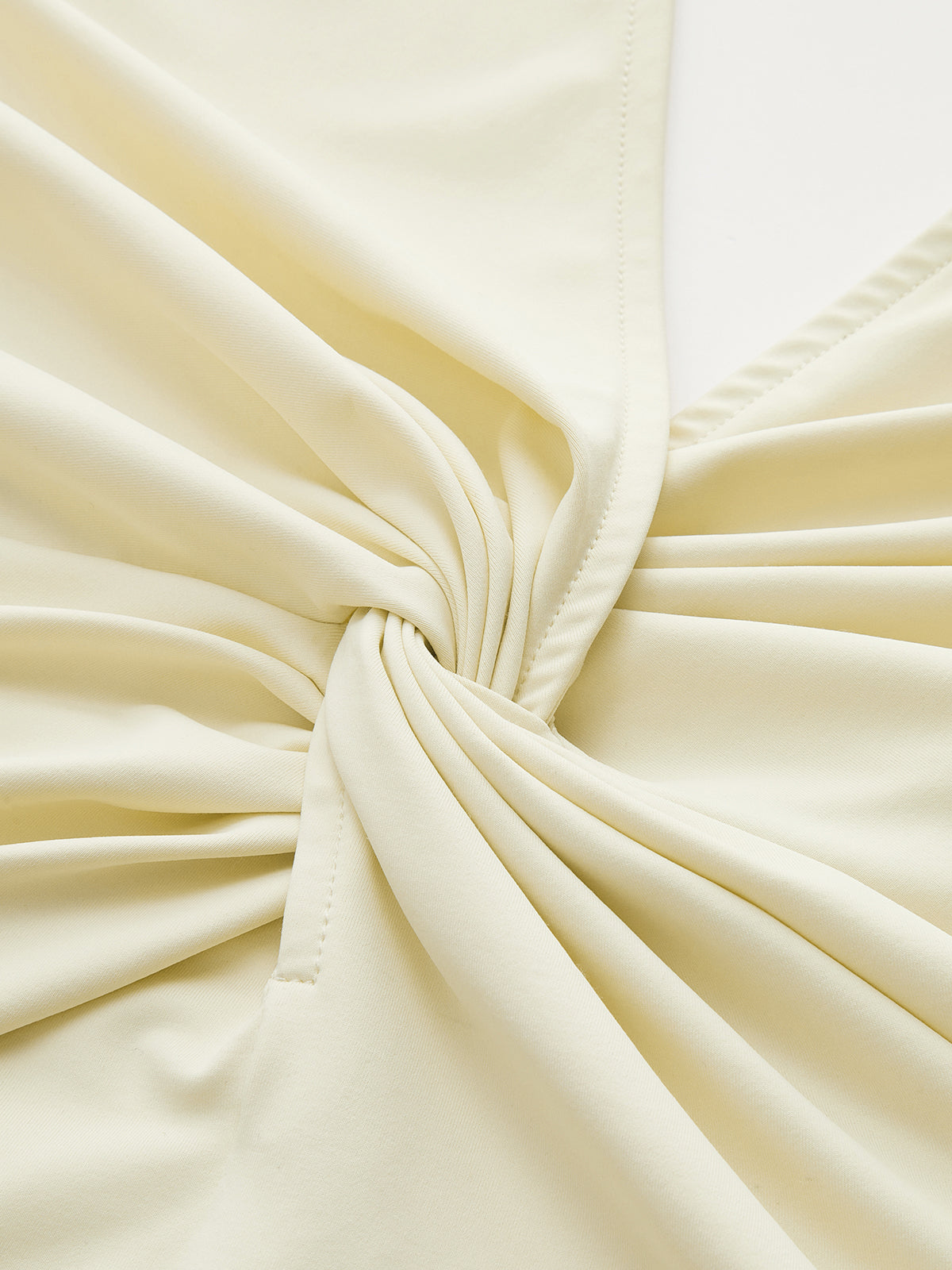 Neckholder-Top mit Twist-Front