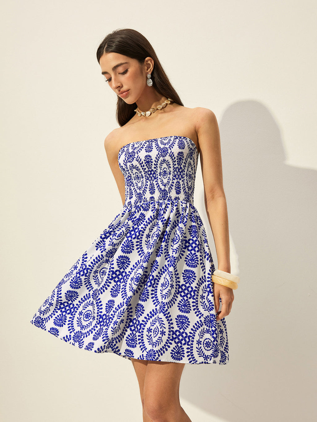 Trägerloses Kleid mit Blumenmuster