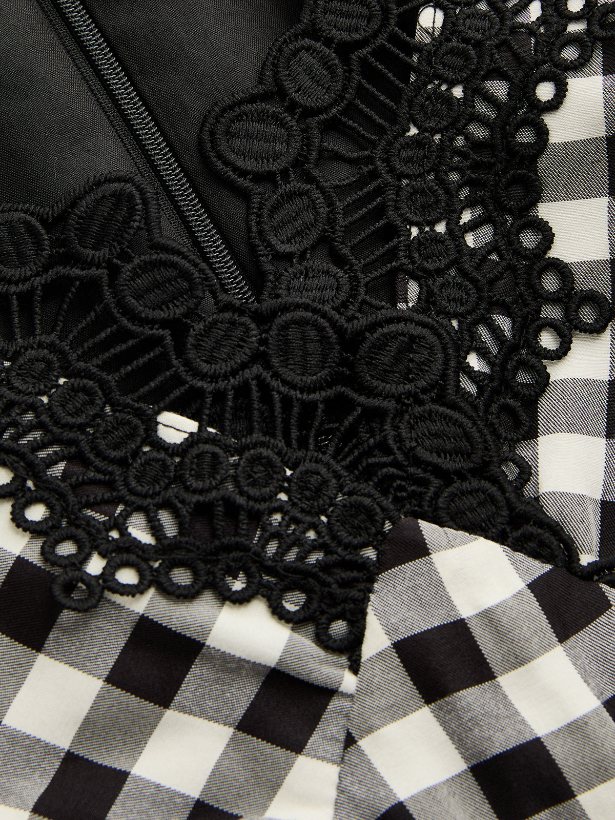Ärmelloses Maxi-Kleid aus Gingham mit Spitze