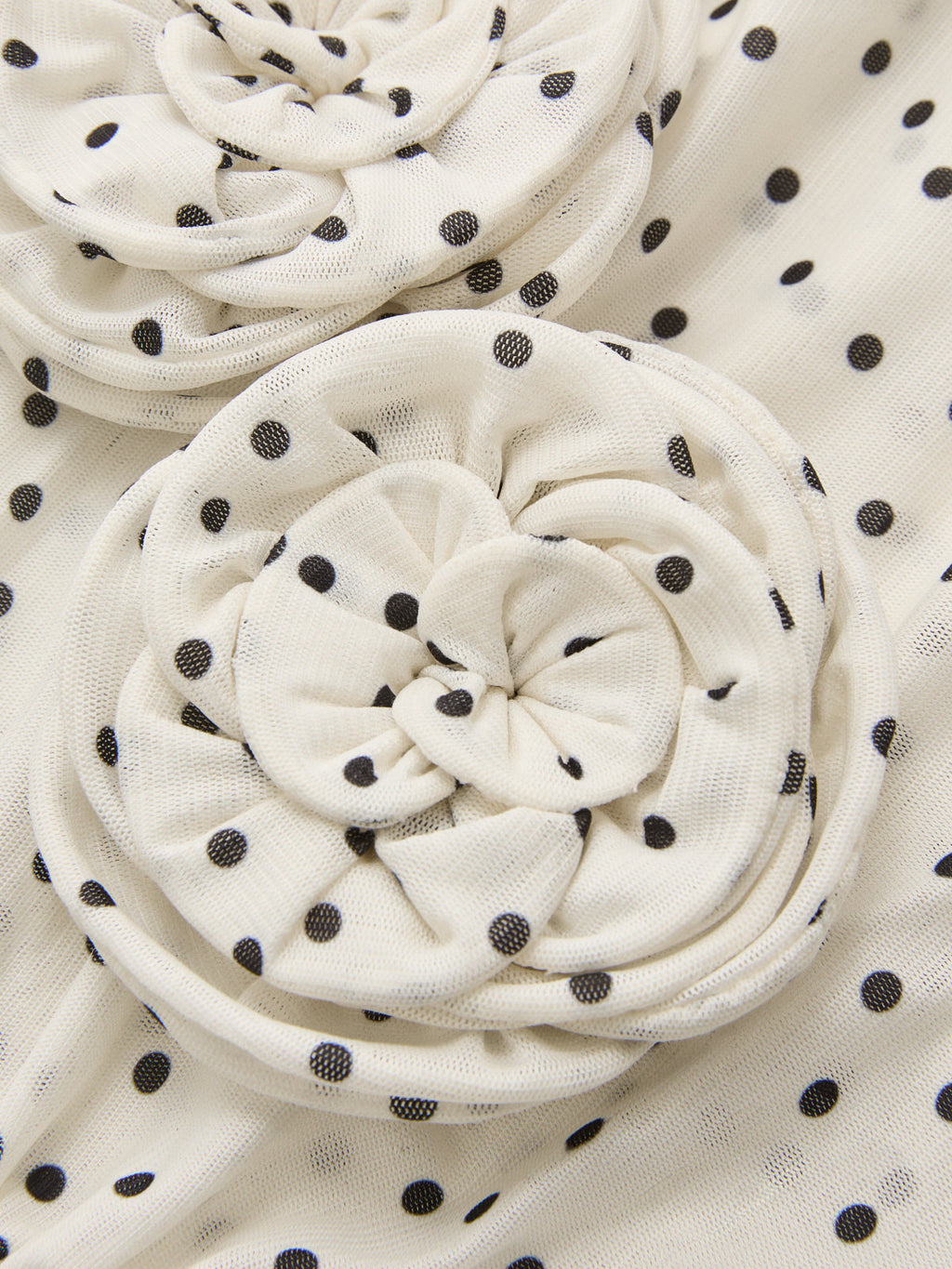 Haut à une épaule, à pois et fleurs 3D