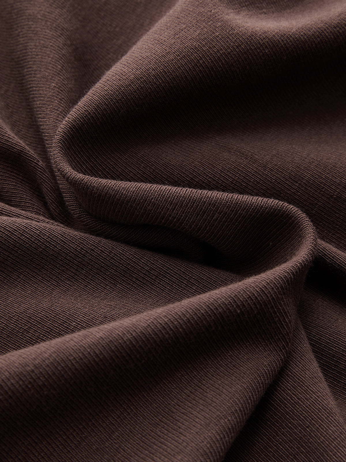 Mini-Kleid mit gesmokter Taille und einem Ärmel