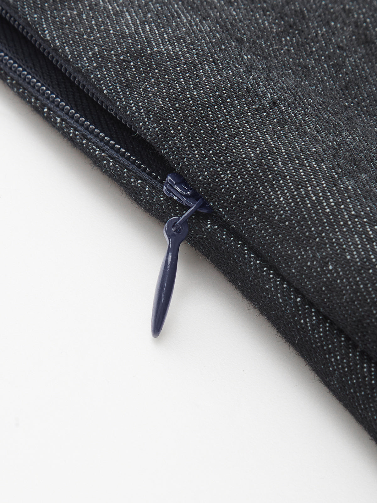 Top bustier en jean à surpiqûres contrastantes