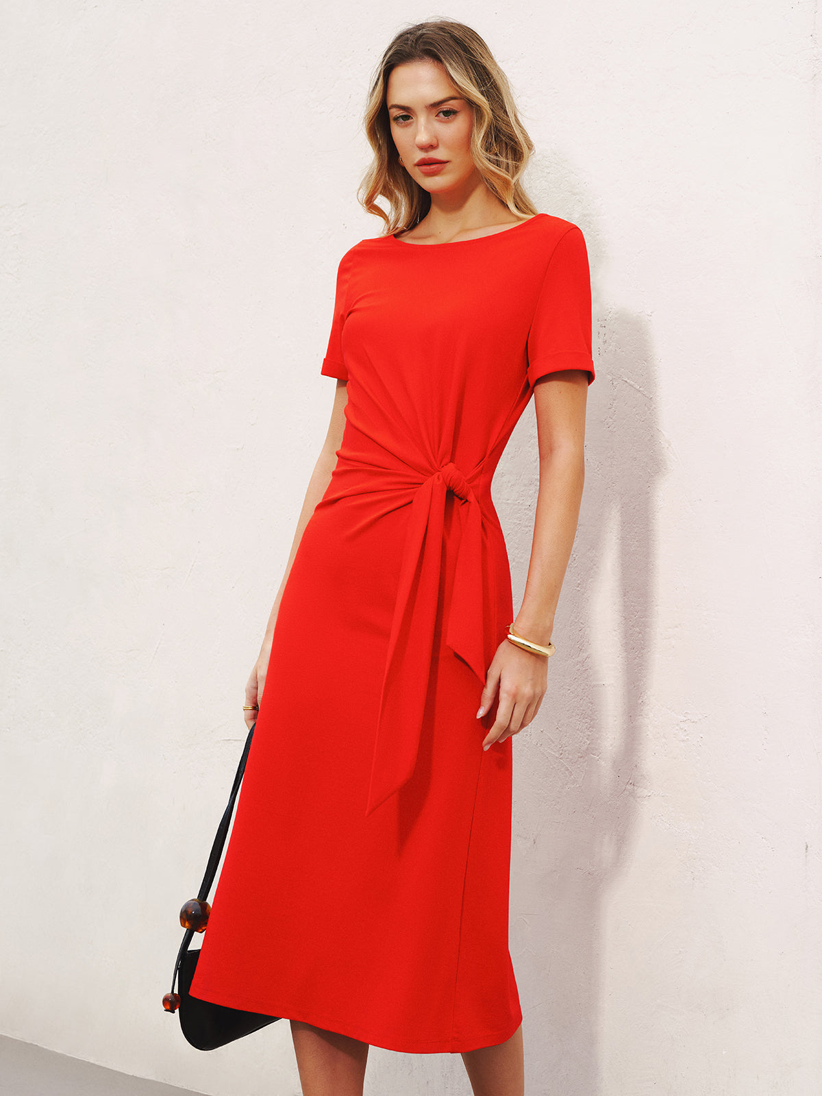 Robe mi-longue à manches courtes et nœud à la taille
