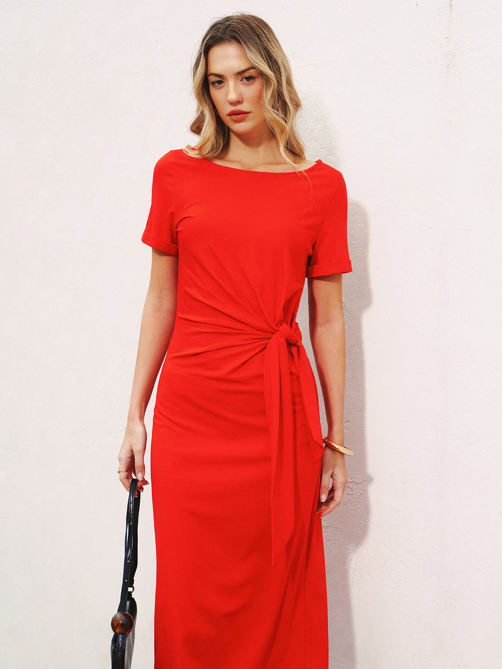 Robe mi-longue à manches courtes et nœud à la taille