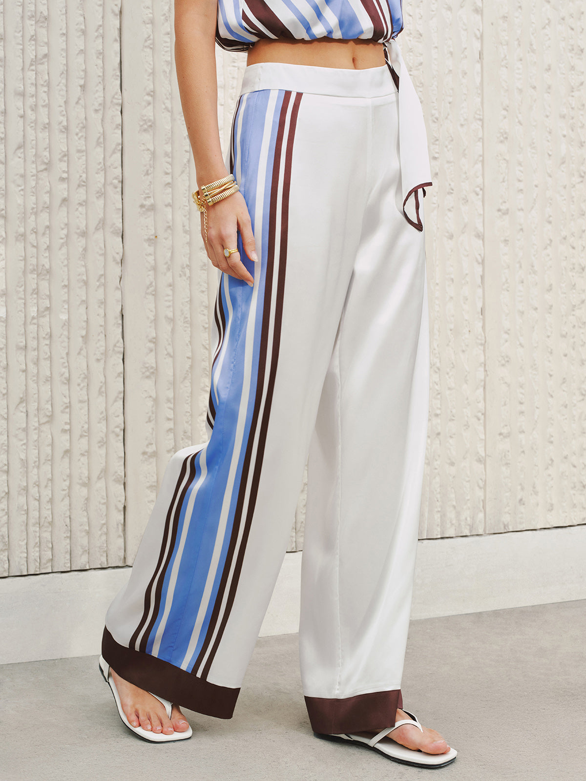 Pantalon large en satin à rayures latérales