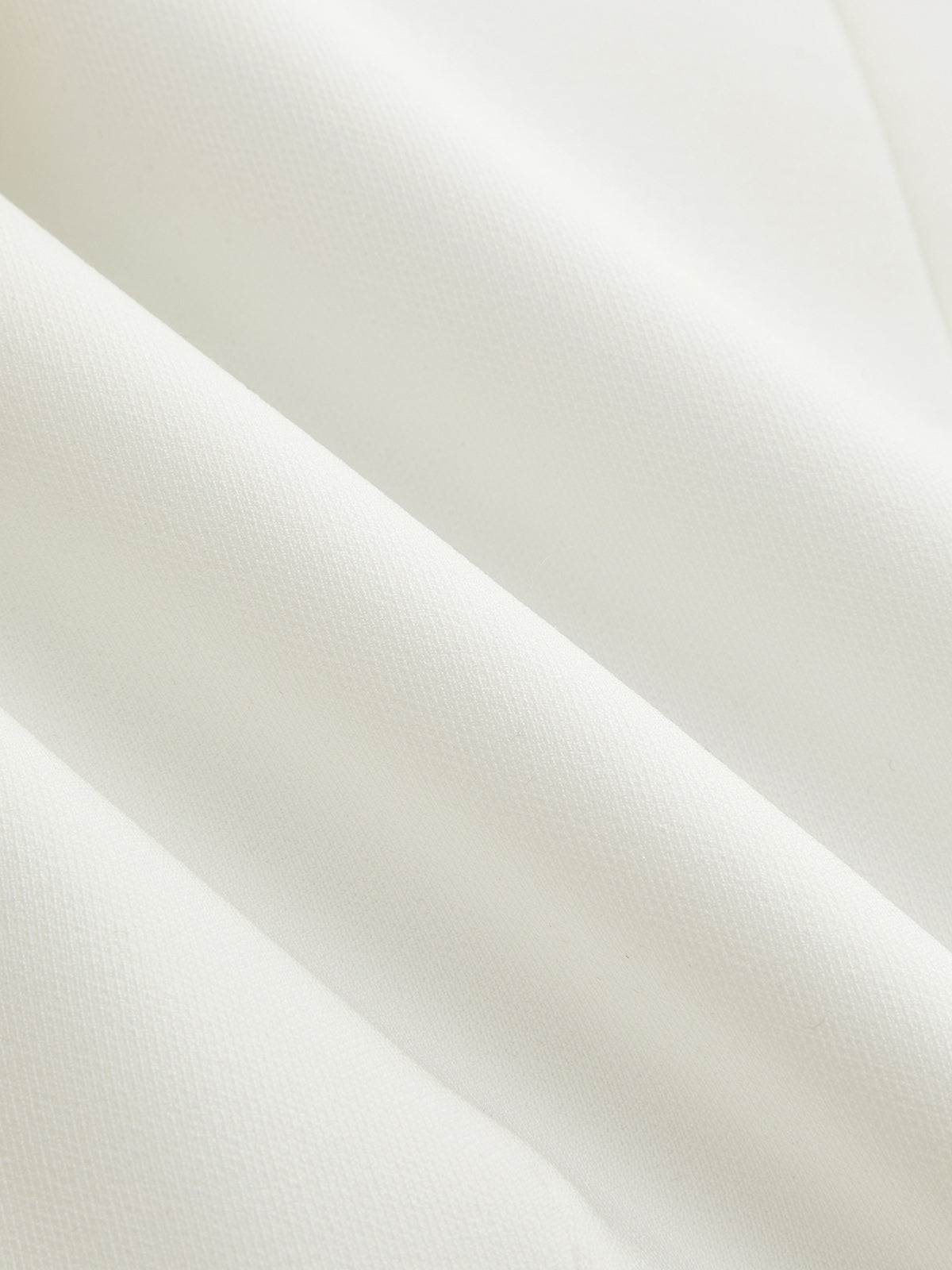Mini-robe plissée sans manches à mors
