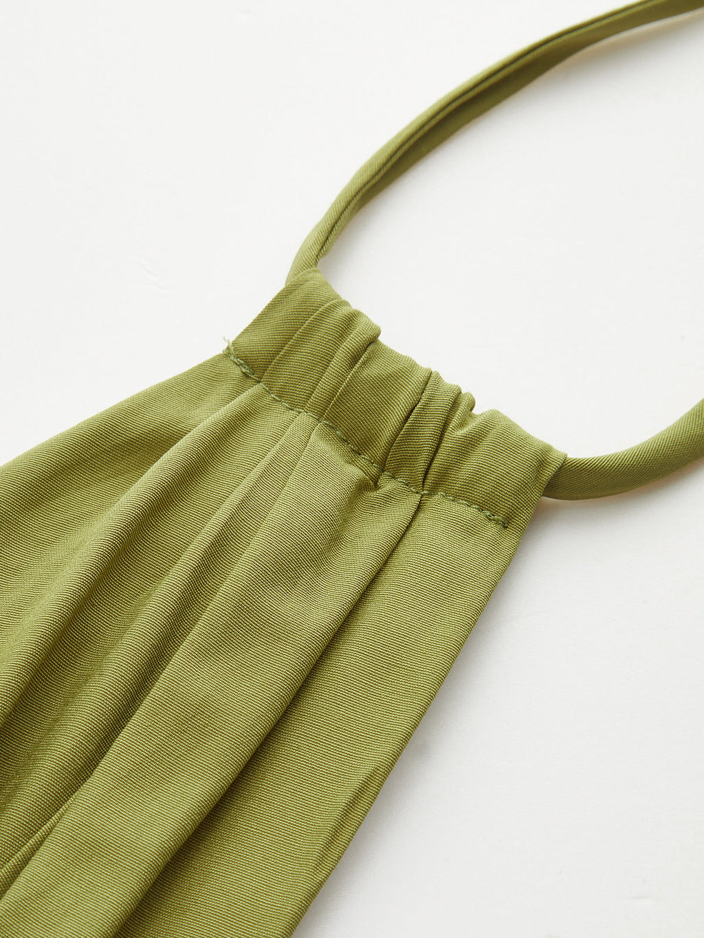 Maxikleid mit Neckholder und Seitenschlitz