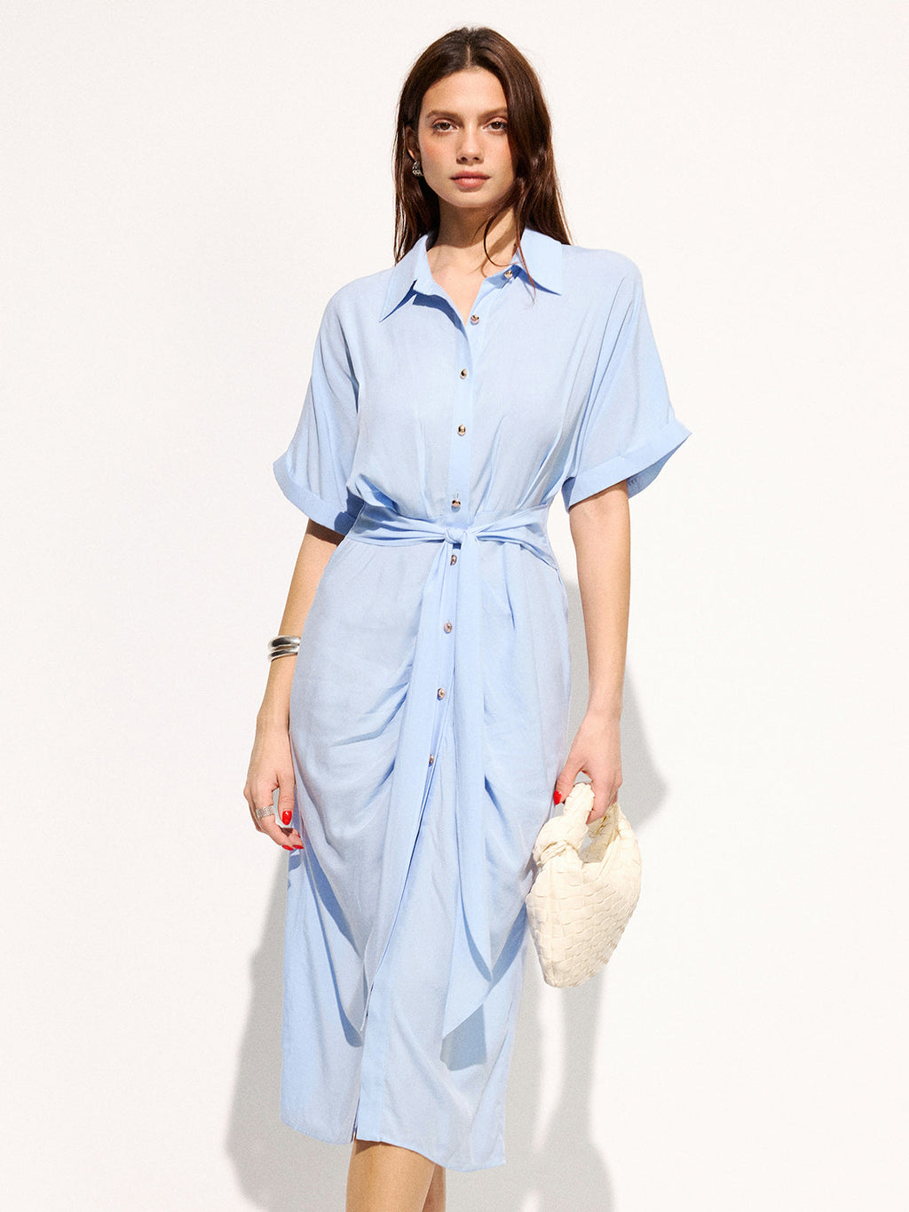 Robe-chemise longue à manches courtes et ceinture à nouer