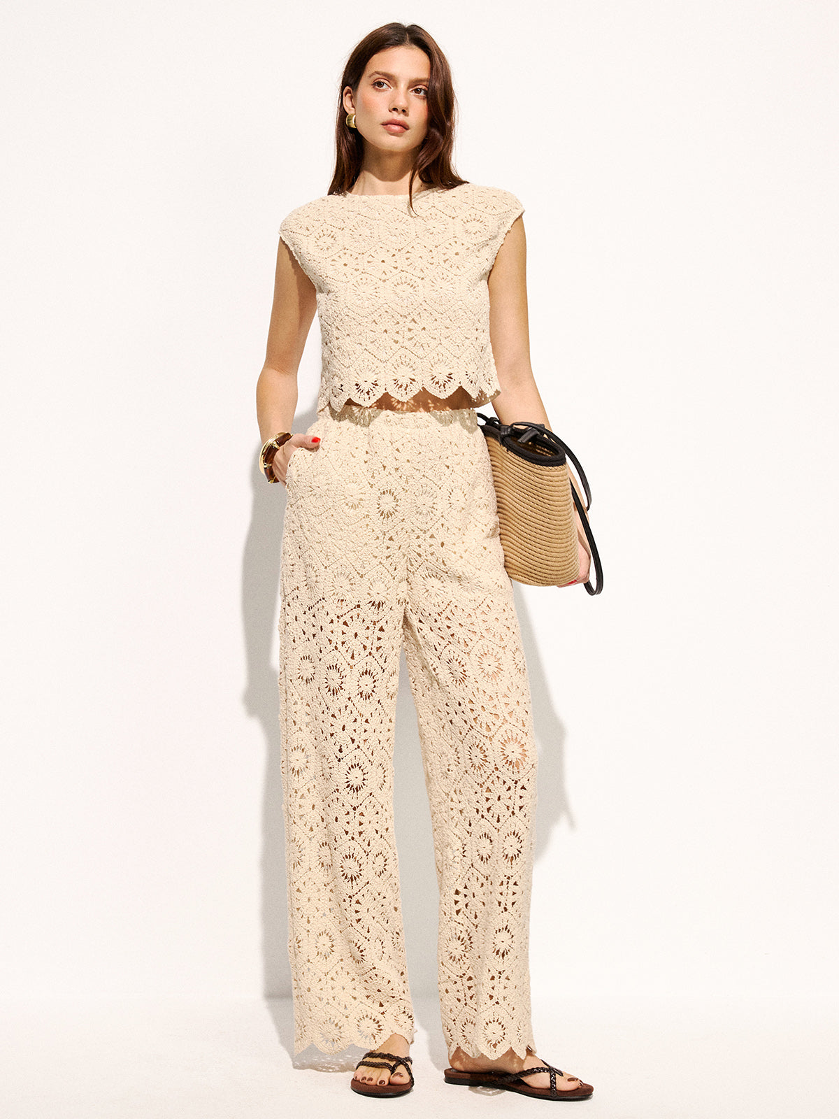 Ensemble débardeur court et pantalon en crochet