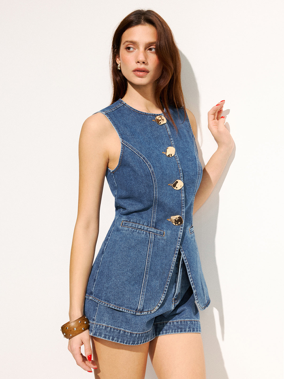 Ärmelloses Denim-Oberteil mit großen Knöpfen und Shorts-Set