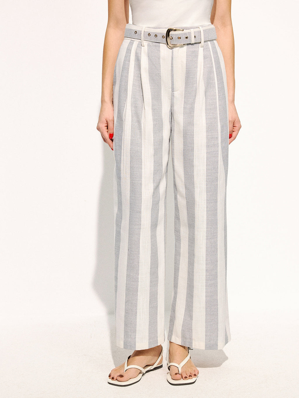 Pantalon large en coton et lin rayé avec ceinture