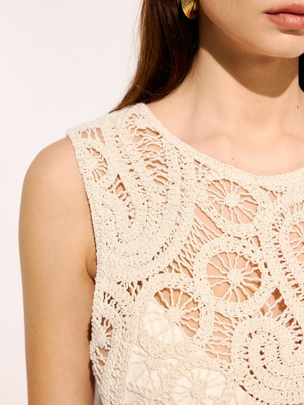 Ensemble top sans manches en dentelle au crochet et jupe mi-longue
