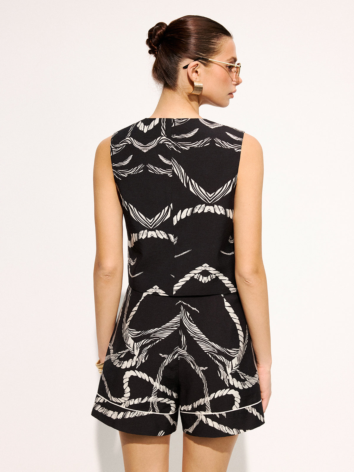 Ärmellose Weste mit Seil-Print und Shorts-Set