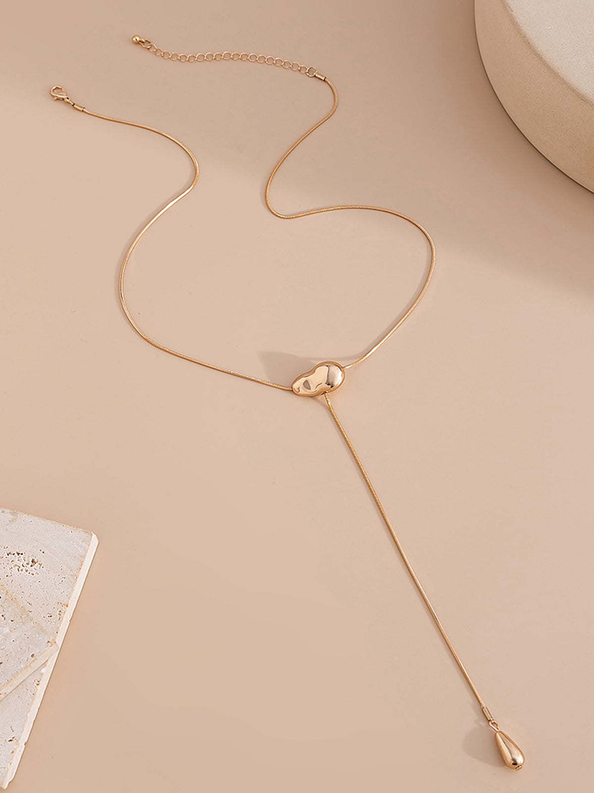 Collier sautoir minimaliste irrégulier