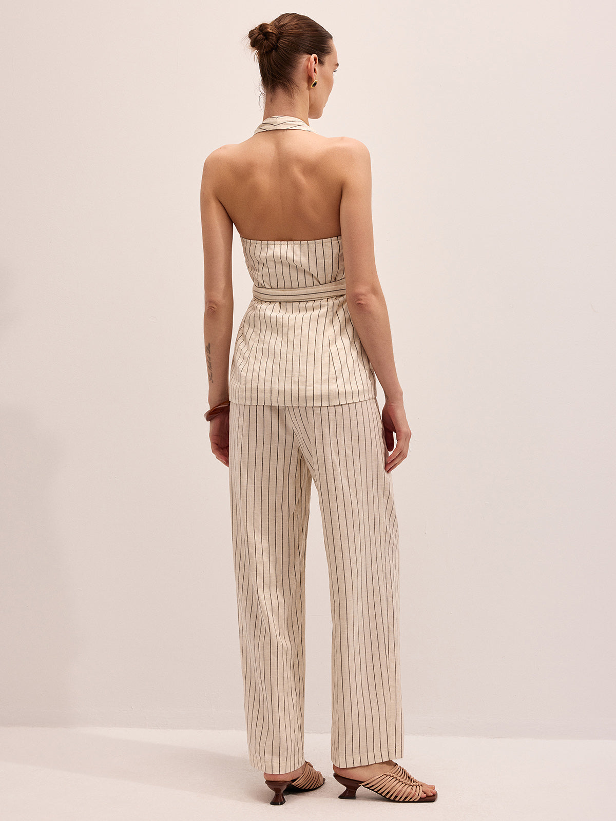 Ensemble gilet dos nu et pantalon en coton et lin rayé