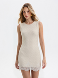 Mini-robe moulante sans manches texturée avec bordure en dentelle