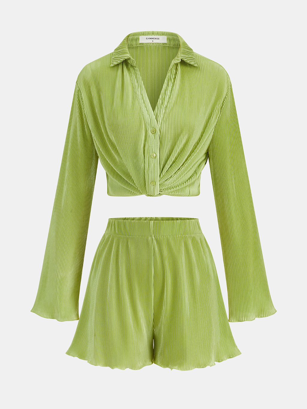 Plissiertes Crop-Shirt mit gedrehter Vorderseite und Shorts-Set