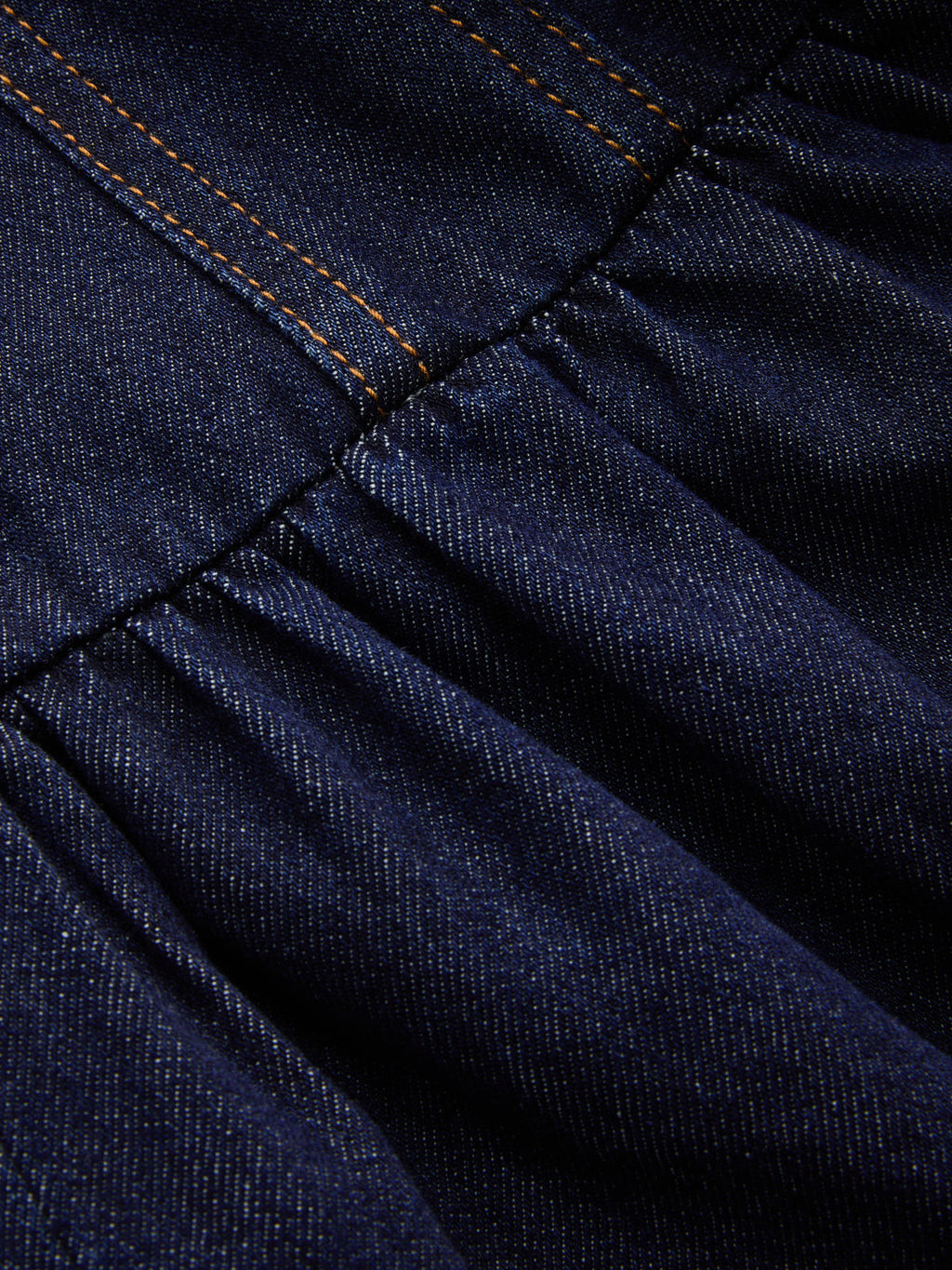 Ärmelloses Jeans-Maxikleid mit ausgestelltem Rock