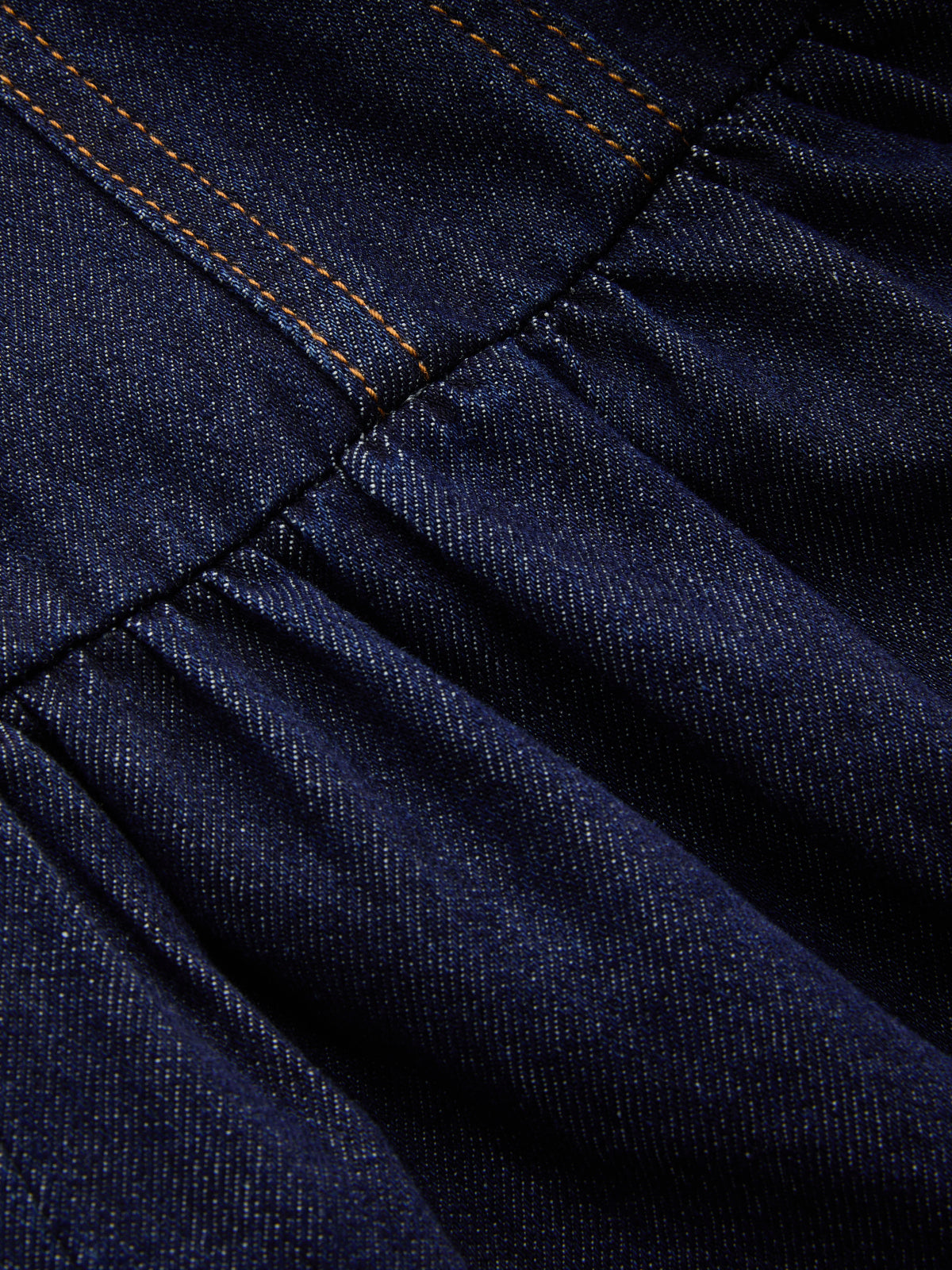 Ärmelloses Jeans-Maxikleid mit ausgestelltem Rock
