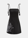 Robe Courte en Mélange de Lin Brodé avec Liens à Pompons