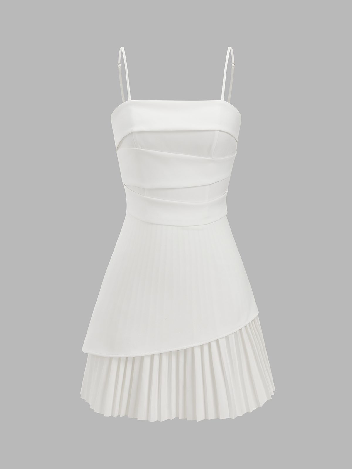 Mini-robe asymétrique à bretelles et ourlet plissé