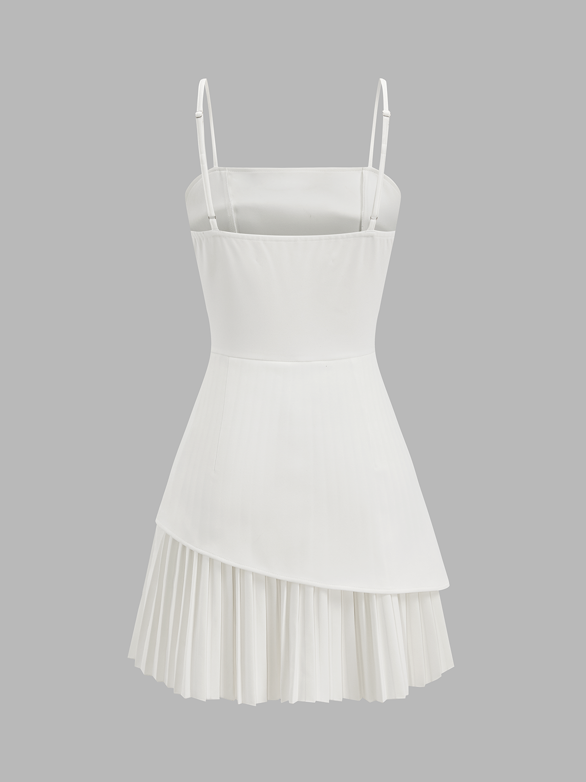 Mini-robe asymétrique à bretelles et ourlet plissé