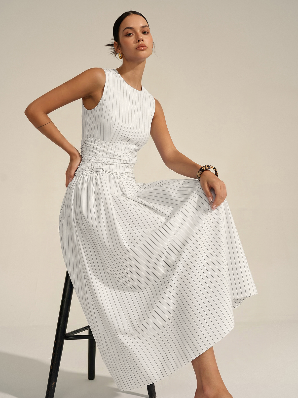 Robe longue froncée sans manches à rayures en mélange de coton
